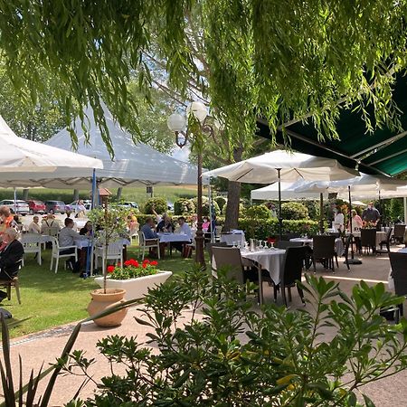 Logis Hotel Et Restaurant La Bombardiere Cuq-Toulza المظهر الخارجي الصورة