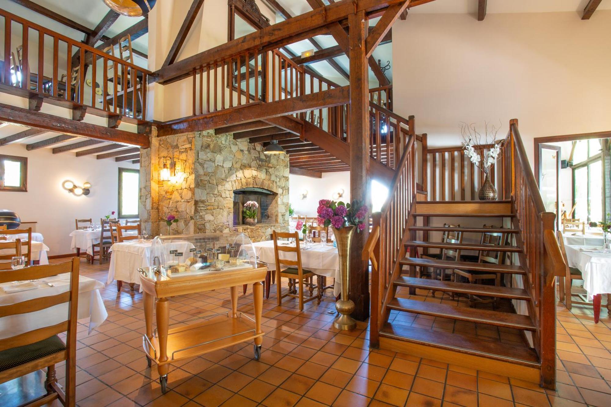 Logis Hotel Et Restaurant La Bombardiere Cuq-Toulza المظهر الخارجي الصورة