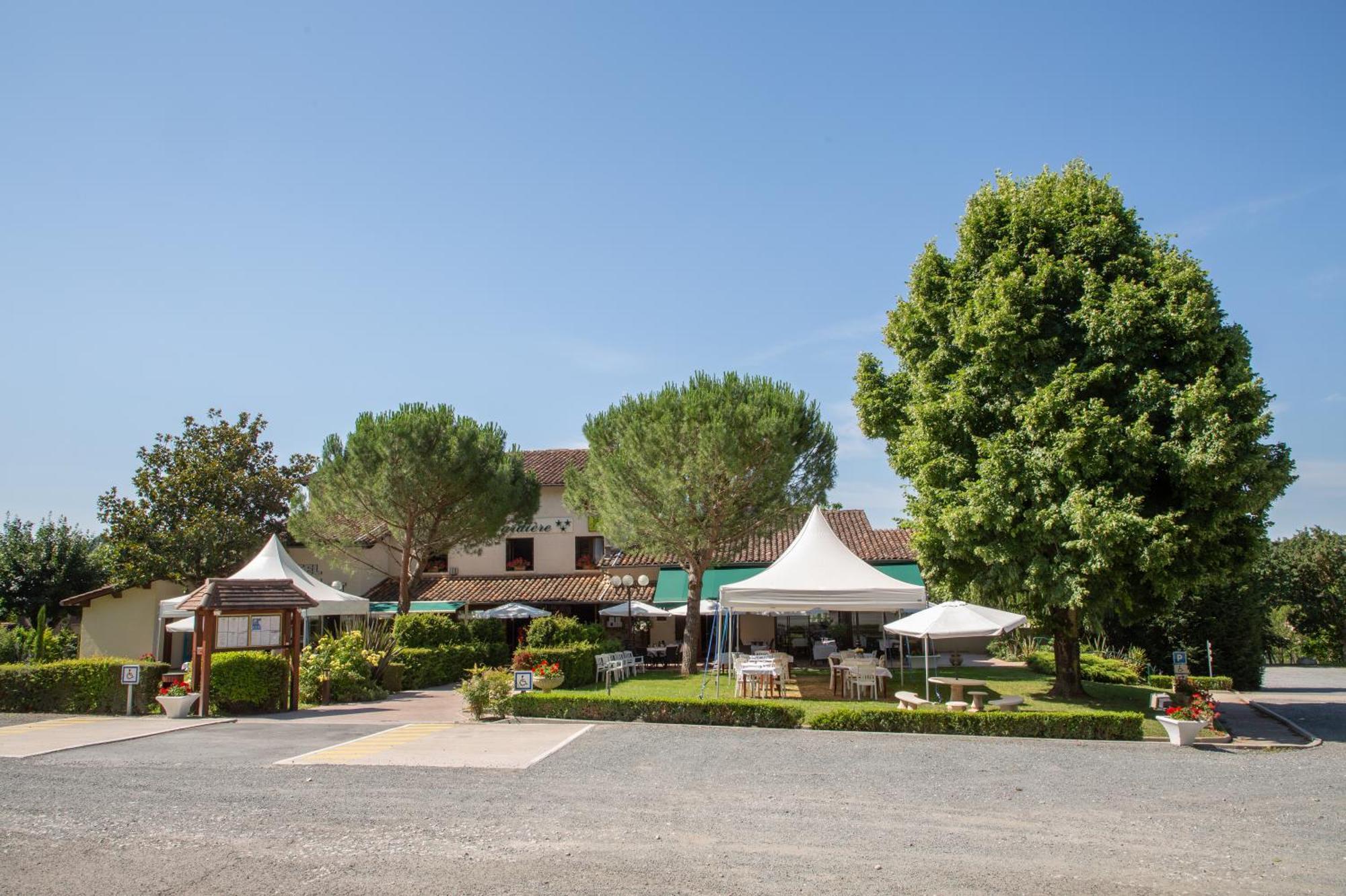 Logis Hotel Et Restaurant La Bombardiere Cuq-Toulza المظهر الخارجي الصورة