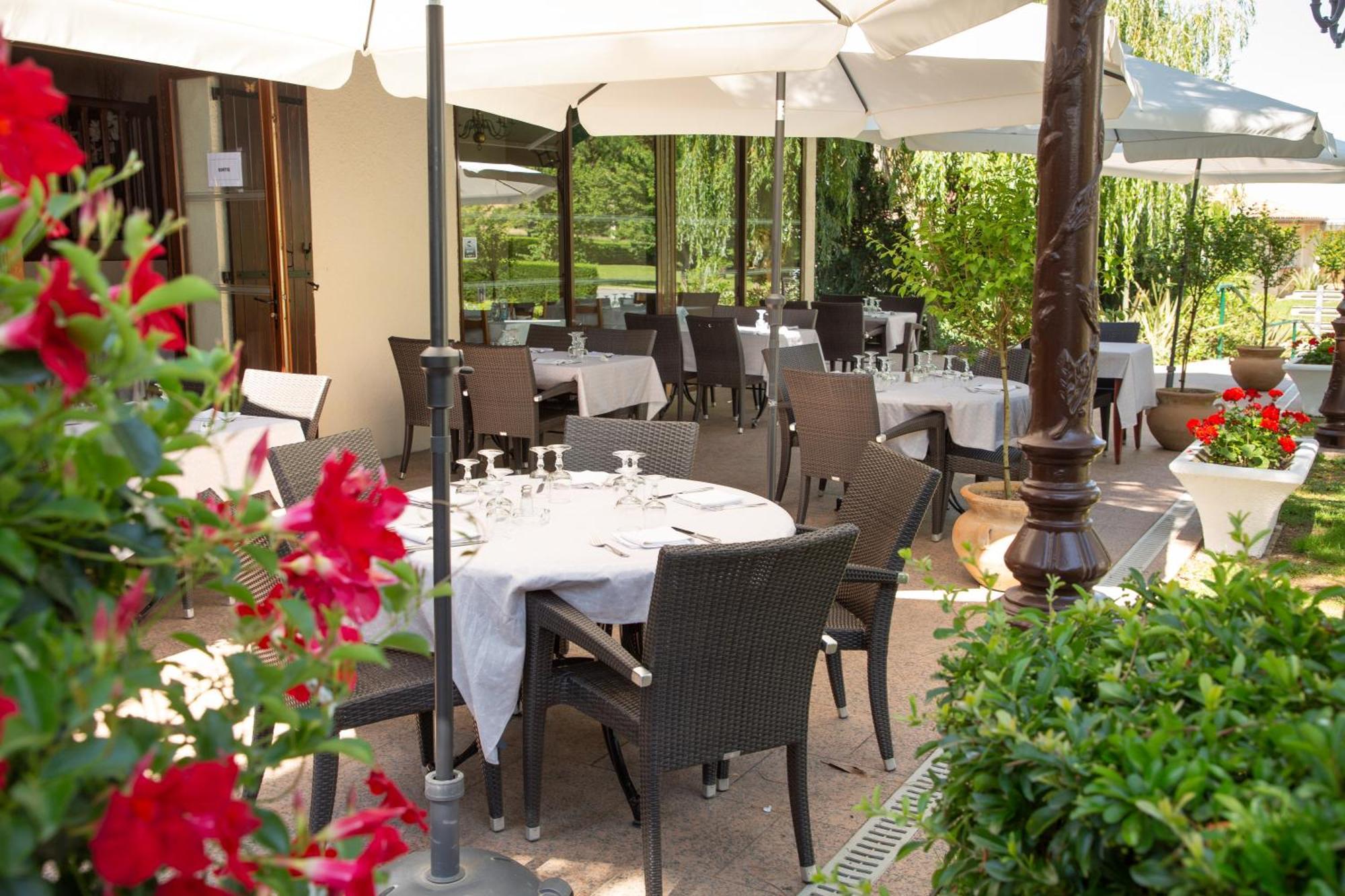 Logis Hotel Et Restaurant La Bombardiere Cuq-Toulza المظهر الخارجي الصورة
